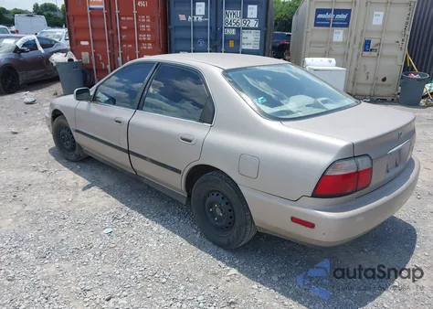1997 Honda Accord Lx из США, поврежденный, VIN 1HGCD5638VA221817